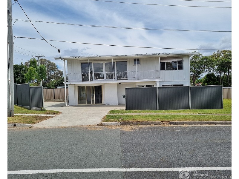 2 Beitz Avenue, Labrador QLD 4215