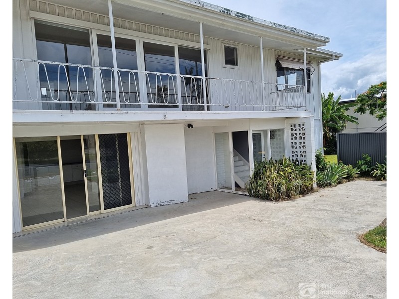 2 Beitz Avenue, Labrador QLD 4215