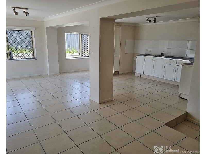 2 Beitz Avenue, Labrador QLD 4215
