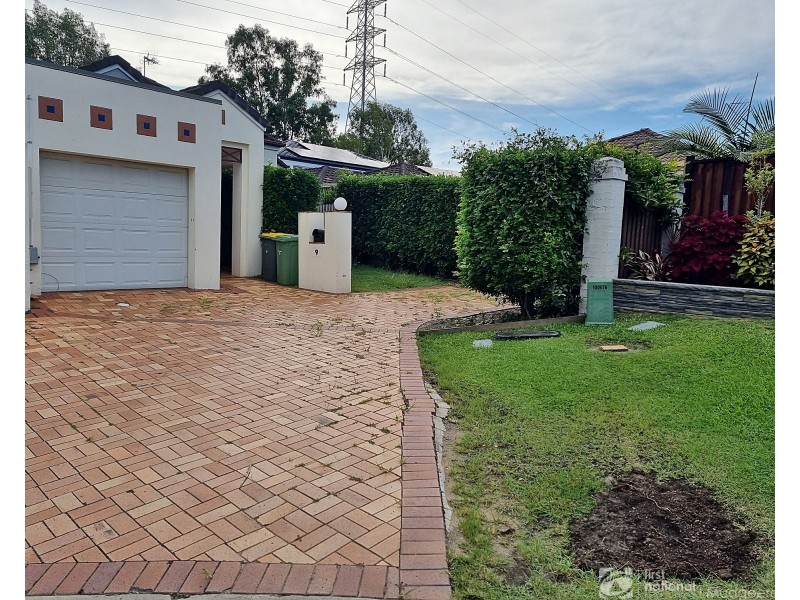 9 Highgate Lane, Robina QLD 4226