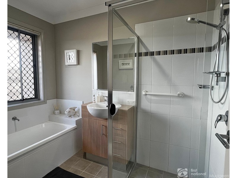 12 Kershan Street, Mudgeeraba QLD 4213