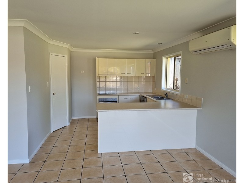 40 Maltravers Drive, Arundel QLD 4214