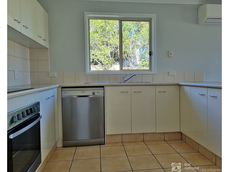 40 Maltravers Drive, Arundel QLD 4214