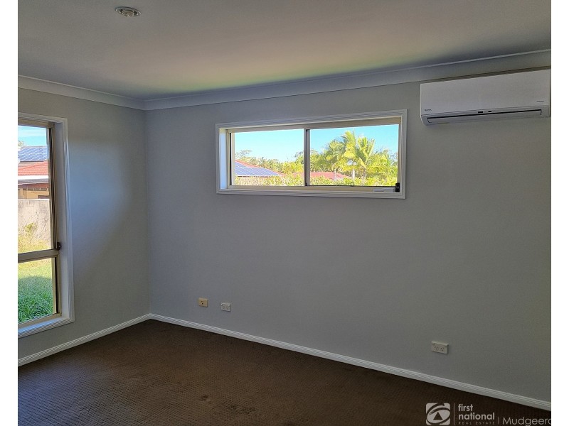 40 Maltravers Drive, Arundel QLD 4214