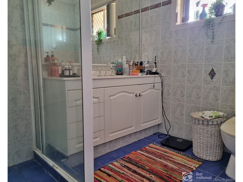 4 Frascati Street, Mermaid Waters QLD 4218