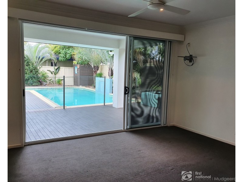 24 Kingfisher Crescent, Burleigh Waters QLD 4220