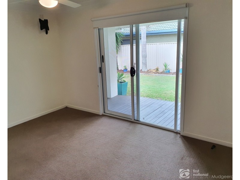 24 Kingfisher Crescent, Burleigh Waters QLD 4220