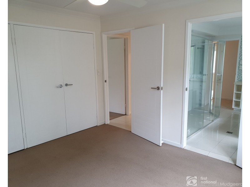24 Kingfisher Crescent, Burleigh Waters QLD 4220
