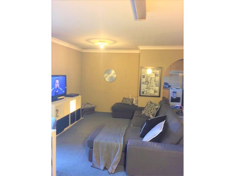 8/6-8 Fairlight Avenue, Fairfield NSW 2165