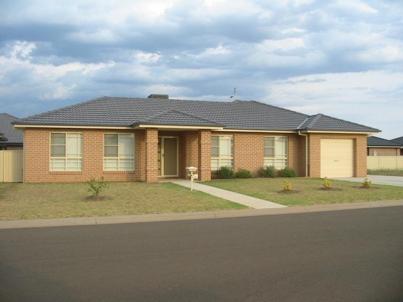 24 Cunningham Street, Westdale NSW 2340