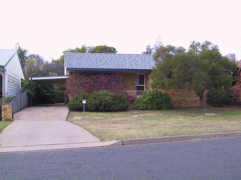 15 John Street, Tamworth NSW 2340