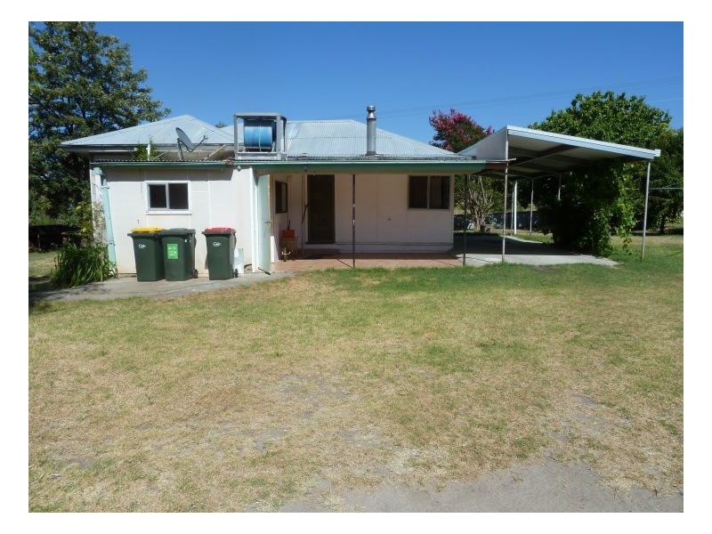 27 Laurel Street, Kootingal NSW 2352