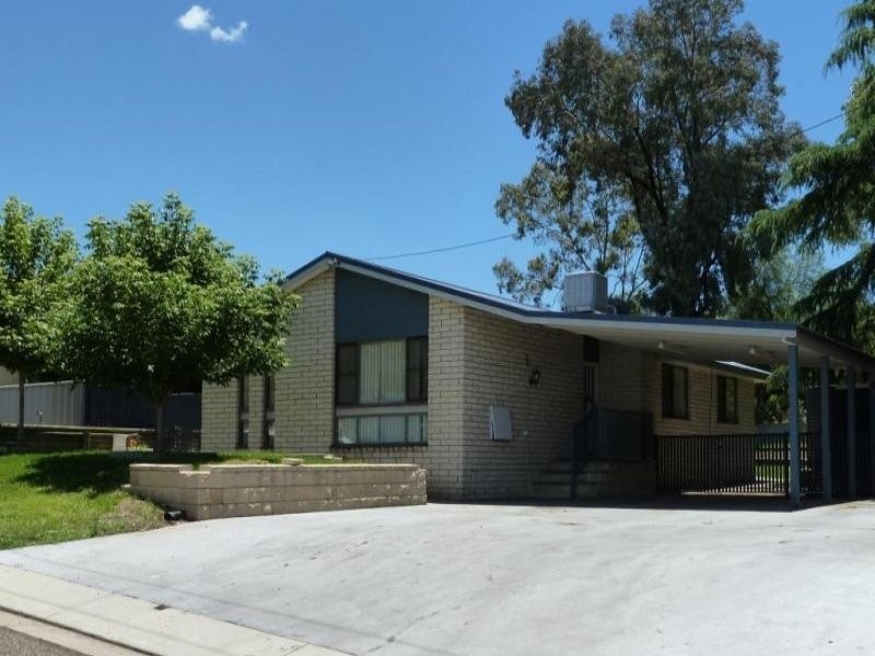 208 Carthage Street, Tamworth NSW 2340