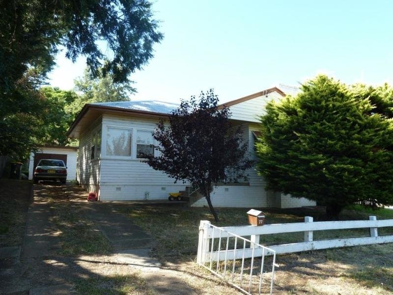 77 Roderick Street, Tamworth NSW 2340