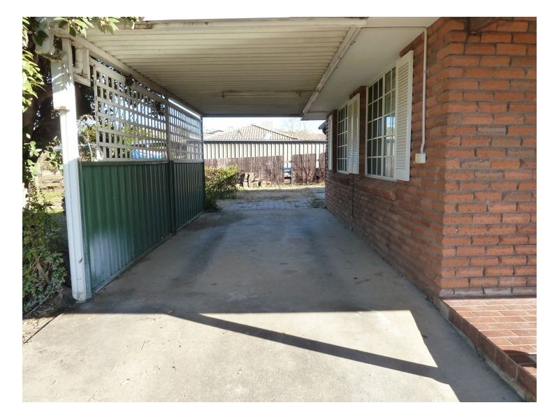 35 Carole Drive, Kootingal NSW 2352