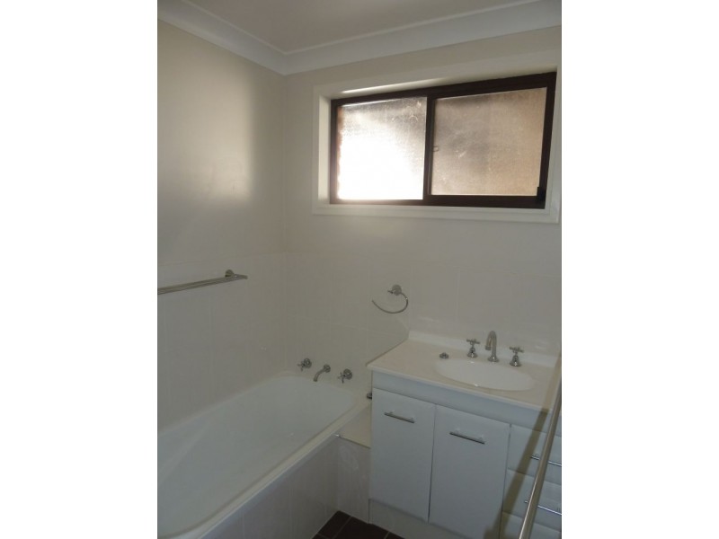 2/76 Rawson Avenue, Tamworth NSW 2340