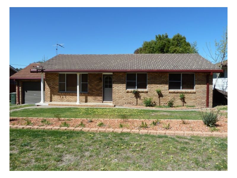 15 Dorothy Avenue, Kootingal NSW 2352