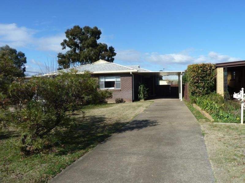 2/3 Woodstock Street, Tamworth NSW 2340