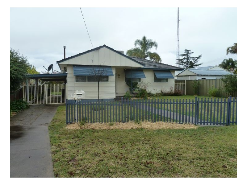 11 Erwin Street, Tamworth NSW 2340