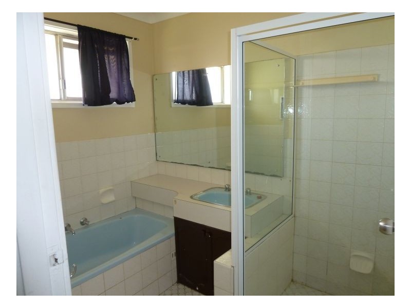 18 Waree Drive, Tamworth NSW 2340