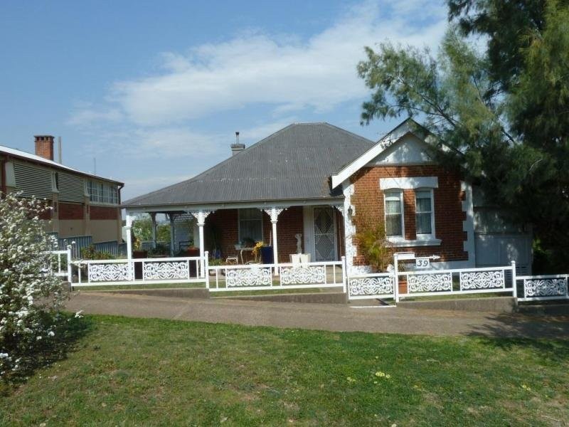 39 Upper Street, Tamworth NSW 2340