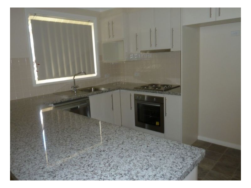 6B Iris Close, Kootingal NSW 2352