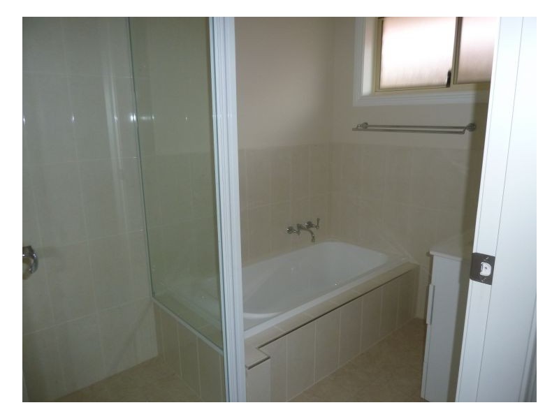 6A Iris Close, Kootingal NSW 2352