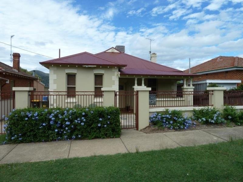 92 Crown Street, Tamworth NSW 2340