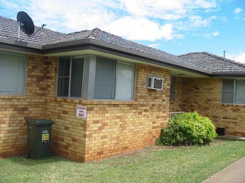 2/122 Piper Street, Tamworth NSW 2340