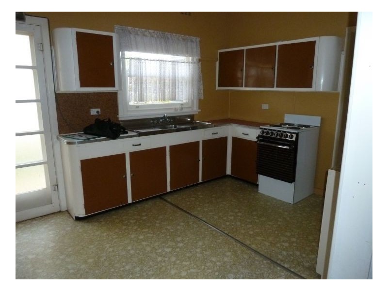 77 Roderick Street, Tamworth NSW 2340