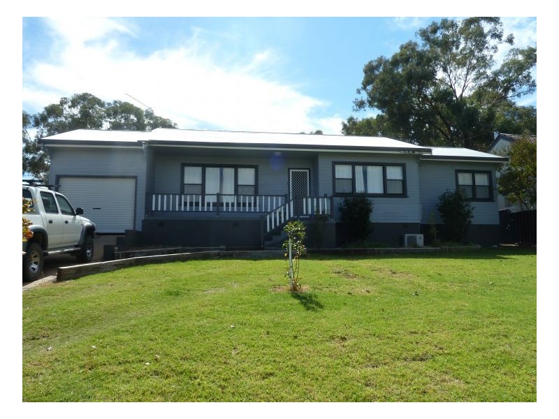 2 Rosedale Avenue, Tamworth NSW 2340