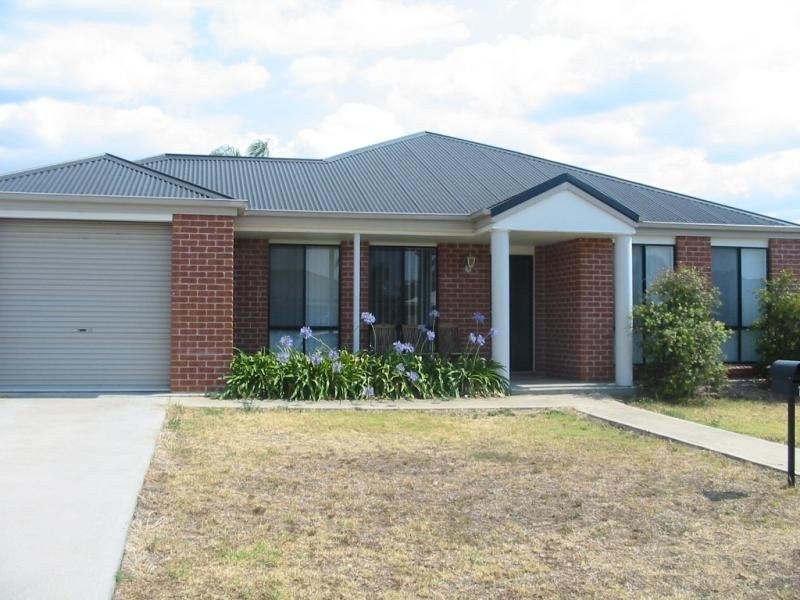 18 Karwin Street, Tamworth NSW 2340