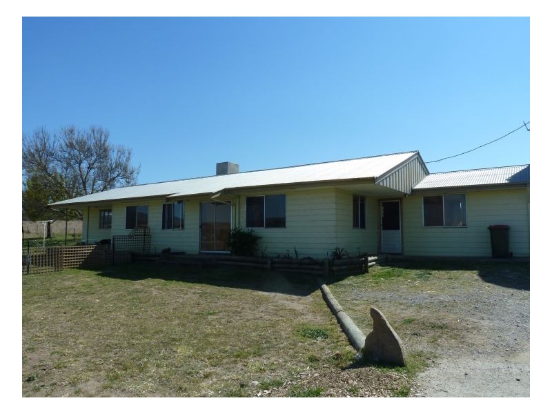 1525 New England Highway Highway, Tamworth NSW 2340