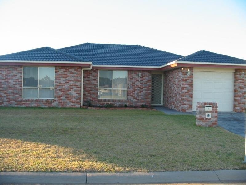 8 Bowman Drive, Tamworth NSW 2340