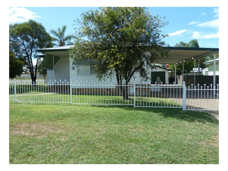 4 Edgeroy Street, Tamworth NSW 2340