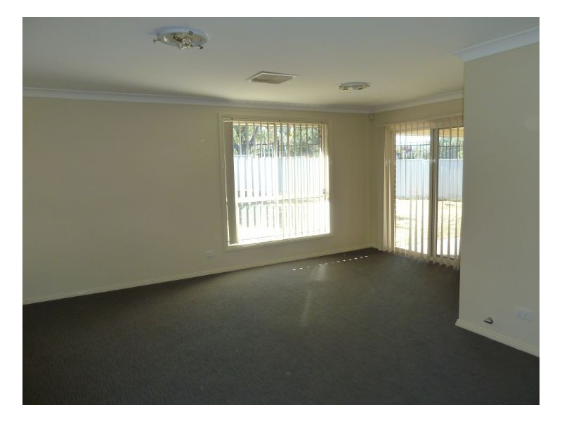 2/26 Fishermans Place, Tamworth NSW 2340