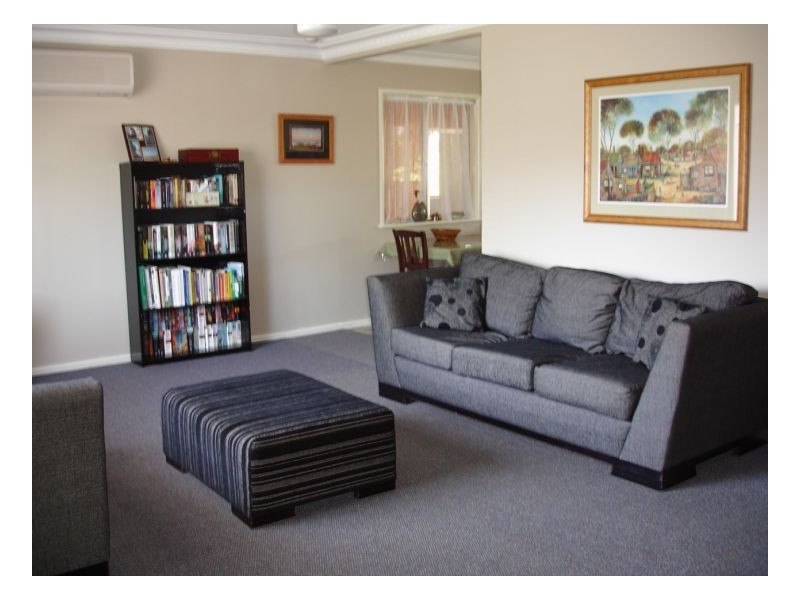 4 Pine St, Kootingal NSW 2352