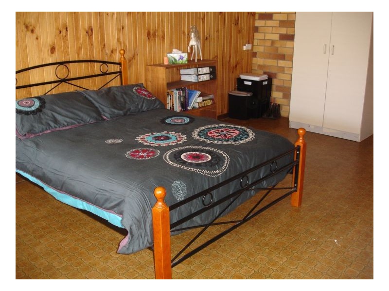 4 Pine St, Kootingal NSW 2352