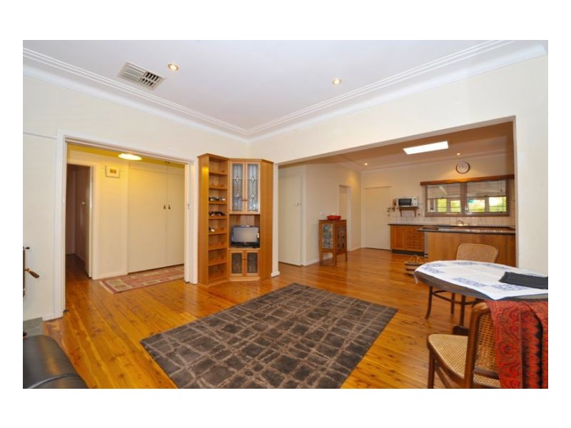 43 Roderick St, Tamworth NSW 2340