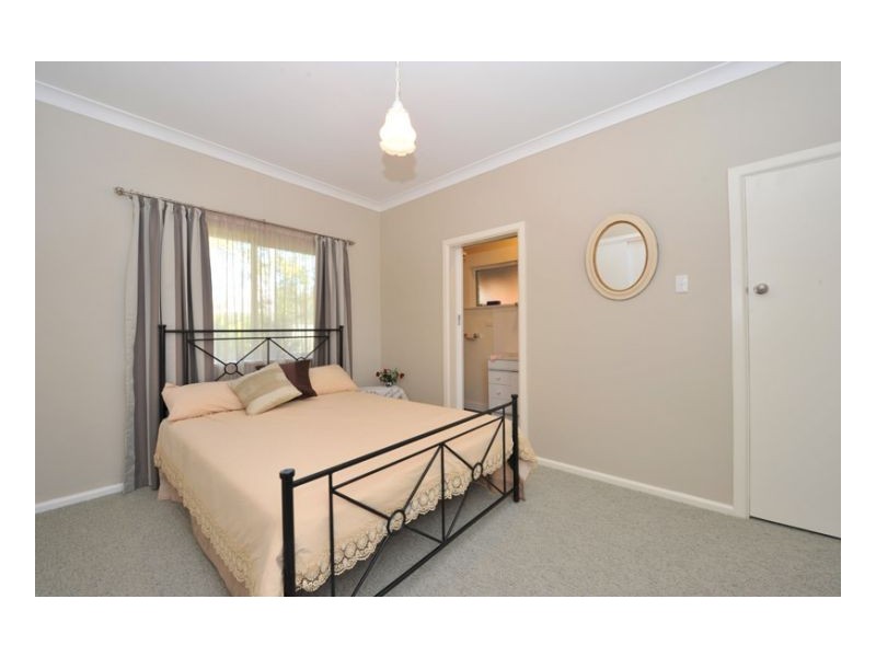 43 Roderick St, Tamworth NSW 2340