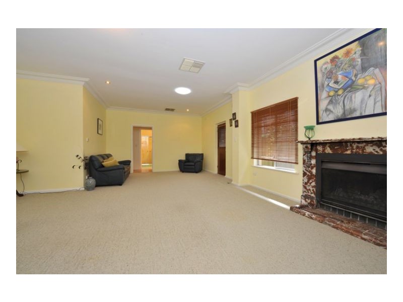 43 Roderick St, Tamworth NSW 2340