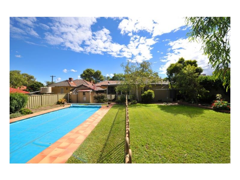 43 Roderick St, Tamworth NSW 2340