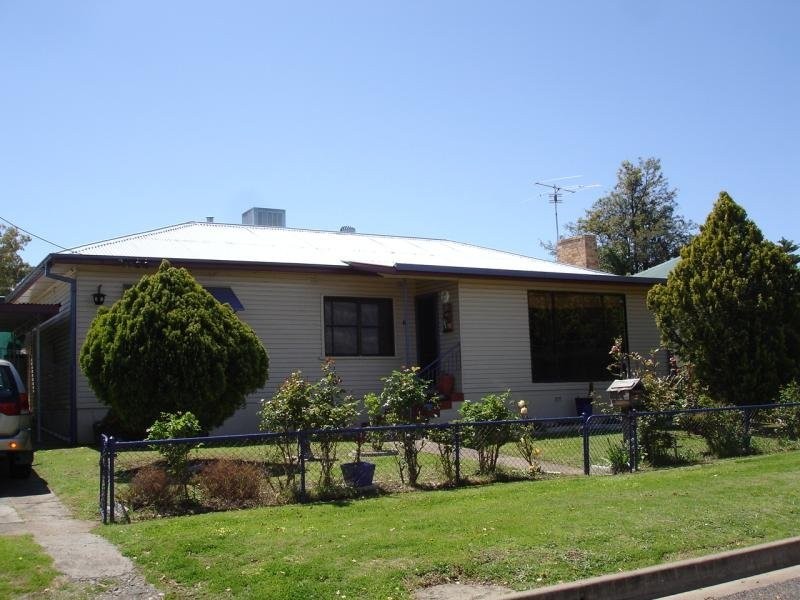 8 Patterson St, Tamworth NSW 2340