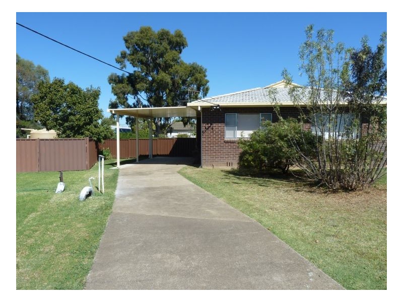 1/3 Woodstock Street, Tamworth NSW 2340