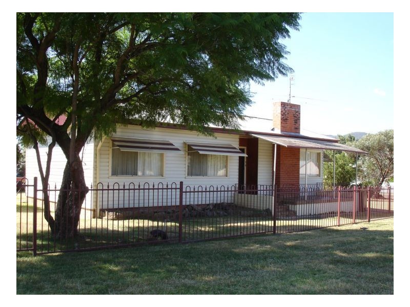 8 Florida Street, Tamworth NSW 2340