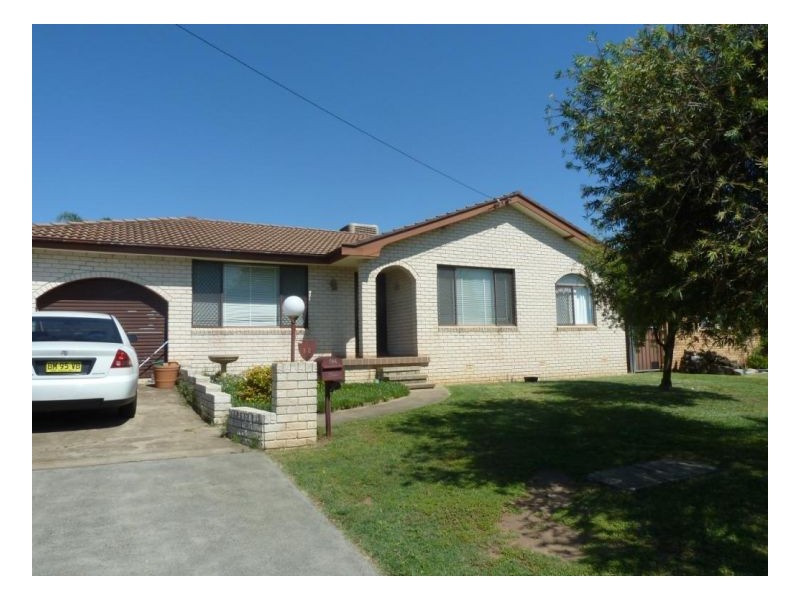 12 Edinburgh Avenue, Tamworth NSW 2340