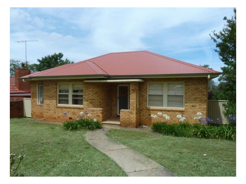 61 Raglan  Street, Tamworth NSW 2340
