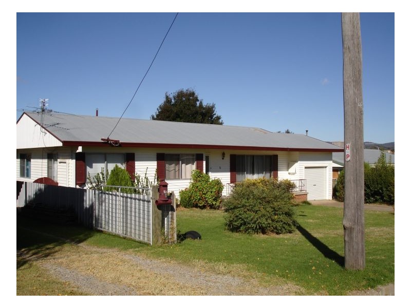 6 Privet Street, Kootingal NSW 2352