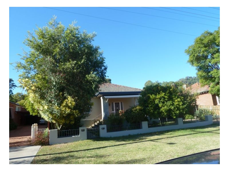 12 Raglan Street, Tamworth NSW 2340