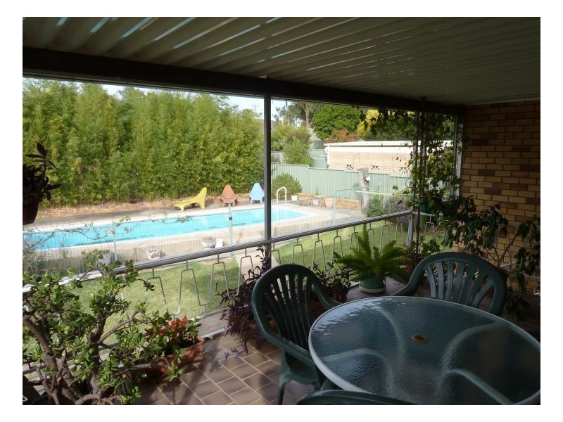 11 Minimurra Crescent, Tamworth NSW 2340